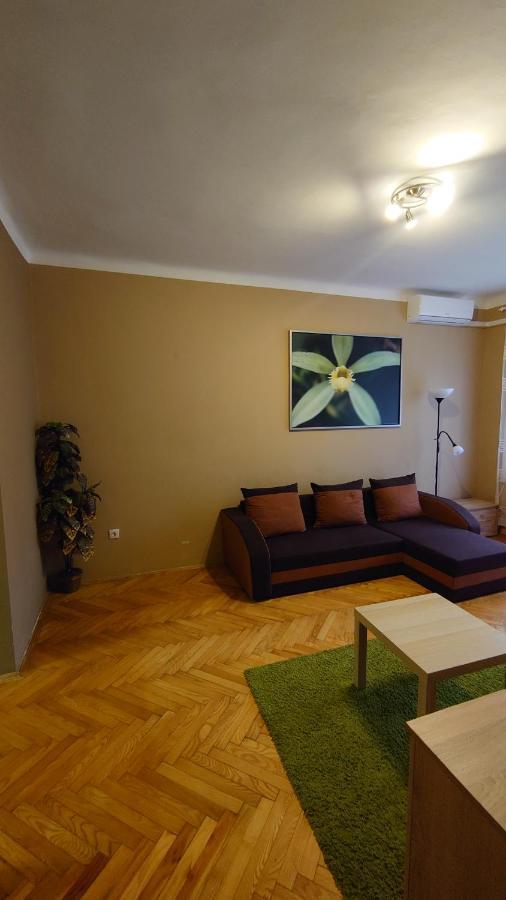 Korosi Apartman Lägenhet Pécs Exteriör bild